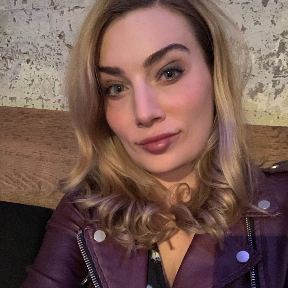 Meet your Posher, Alicia